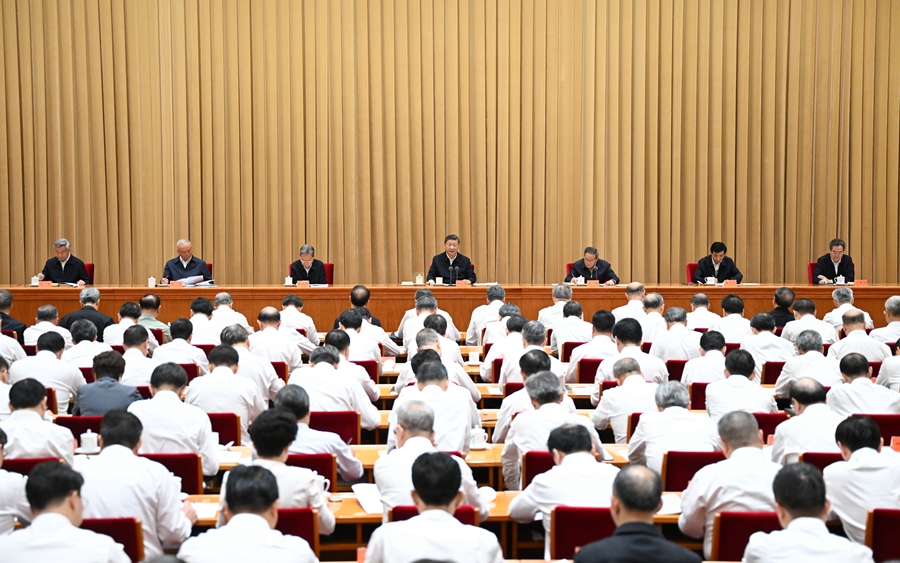 7月14日至15日,中央城市工作會議在北京舉行。中共中央總書記、國家主席、中央軍委主席習近平出席會議并發表重要講話。中共中央政治局常委李強、趙樂際、王滬寧、蔡奇、丁薛祥、李希出席會議。 7月14日至15日,中央城市工作會議在北京舉行。中共中央總書記、國家主席、中央軍委主席習近平出席會議并發表重要講話。中共中央政治局常委李強、趙樂際、王滬寧、蔡奇、丁薛祥、李希出席會議。